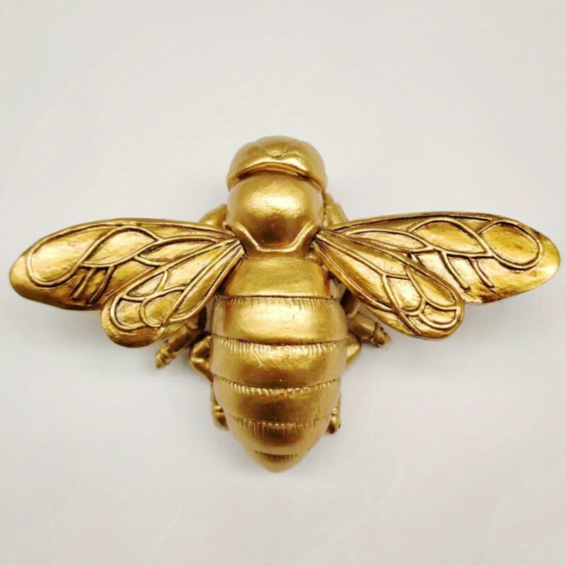 3D Golden Resin Bee Wall Art - Metallic Finish Wing Veins on Pure White Backdrop for Minimalist Decor